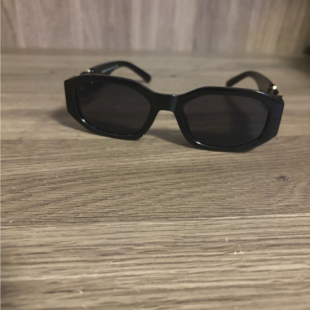 Black Rectangular Sunglasses